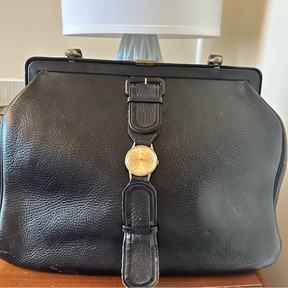 Vintage FIND!!   ONE OF A KIND Handbag with UNIQUE Detachable BYN Wristwatch